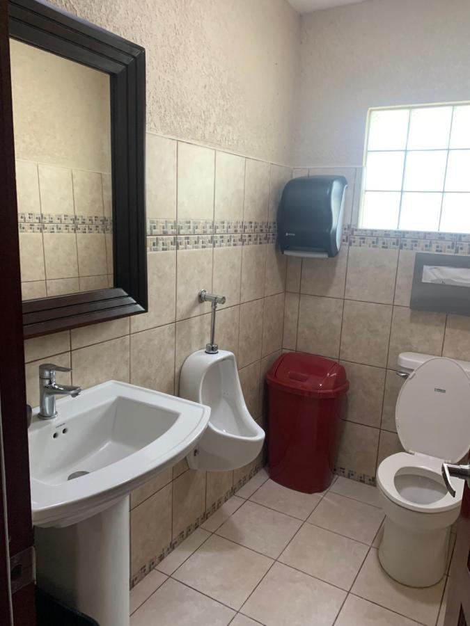 בליז סיטי One South Place Hotel מראה חיצוני תמונה