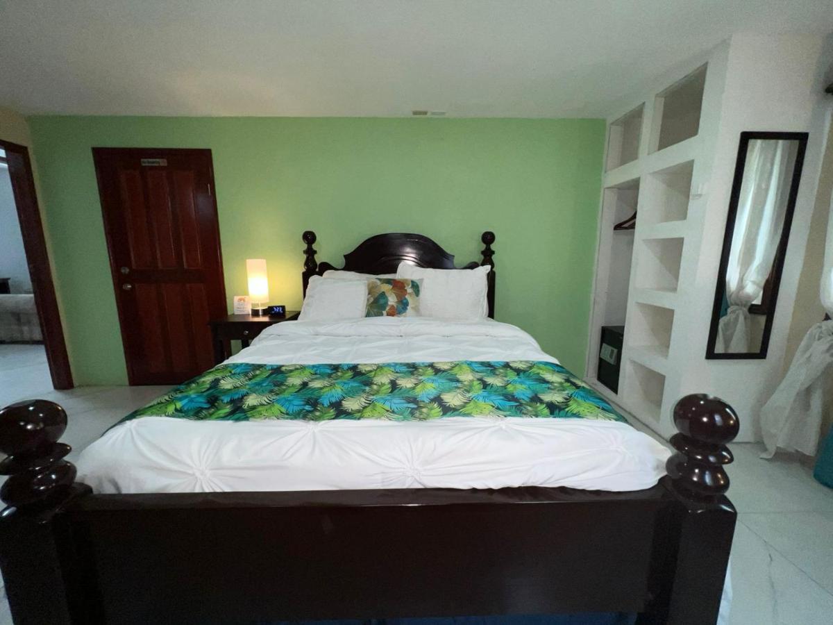 בליז סיטי One South Place Hotel מראה חיצוני תמונה