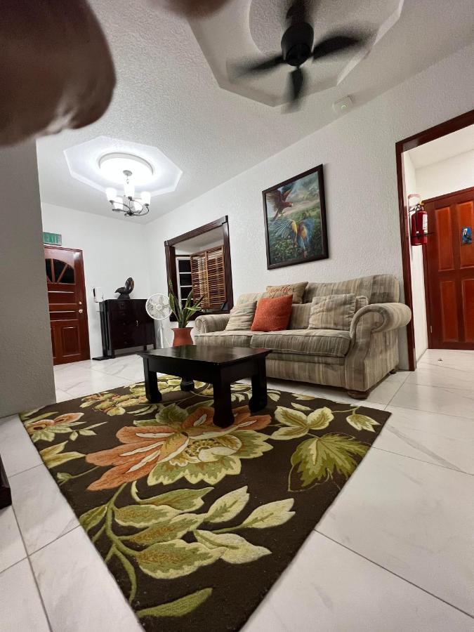 בליז סיטי One South Place Hotel מראה חיצוני תמונה