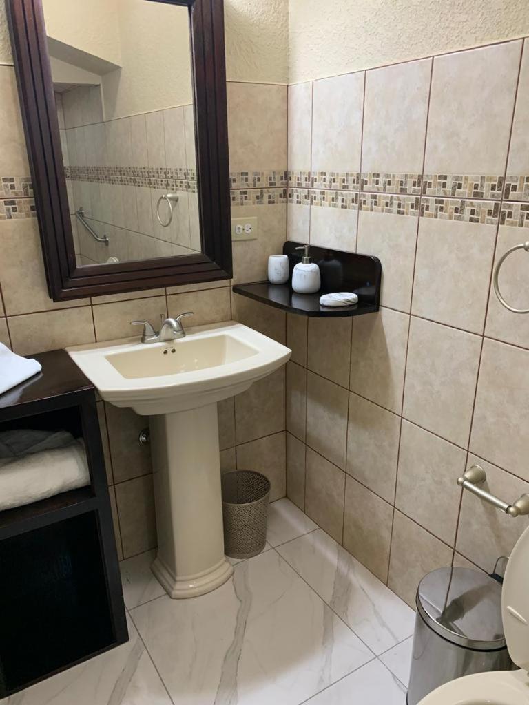 בליז סיטי One South Place Hotel מראה חיצוני תמונה